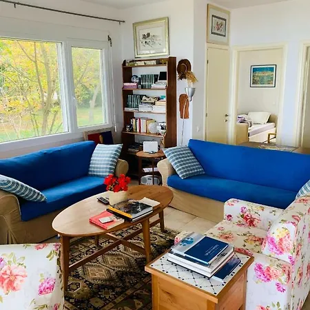 Beachfront Living At Its Coziest - Olympian Summer 펜션