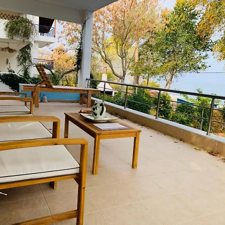 펜션 Beachfront Living At Its Coziest - Olympian Summer 리토코론